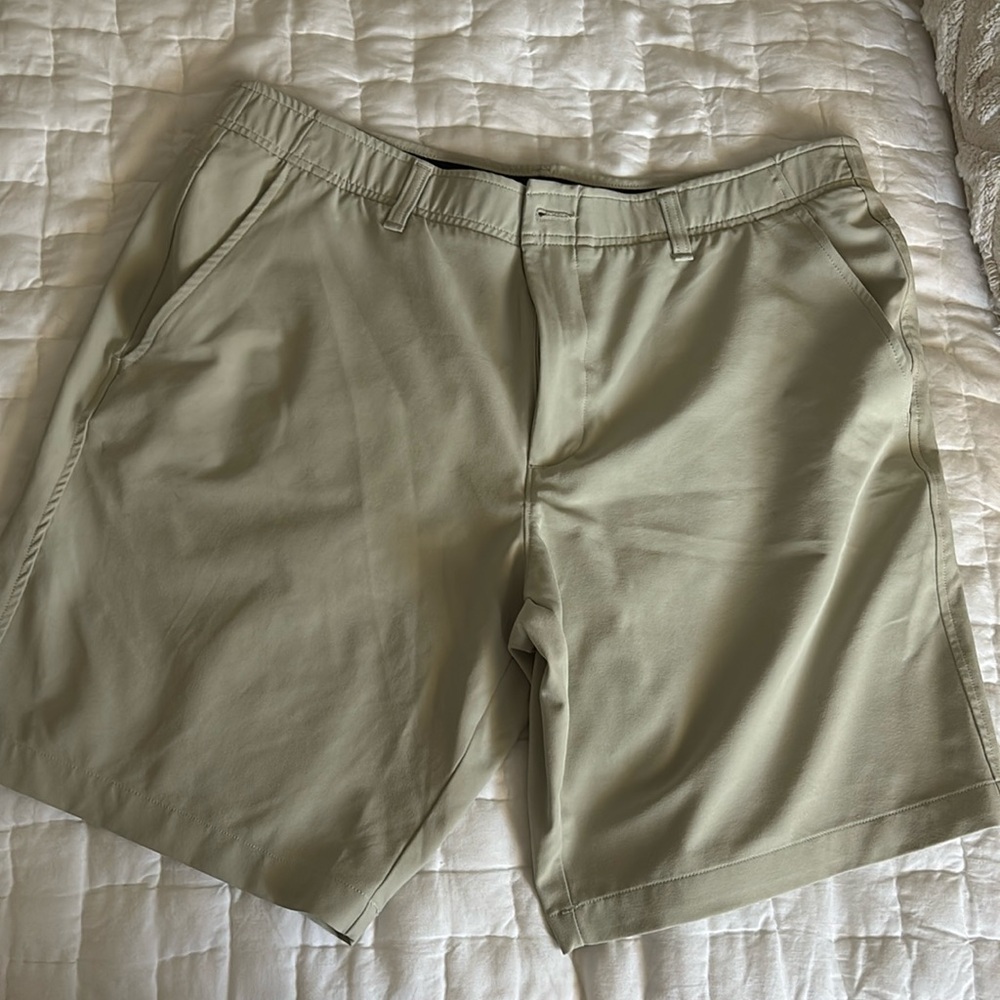 Men’s under armour dress shorts